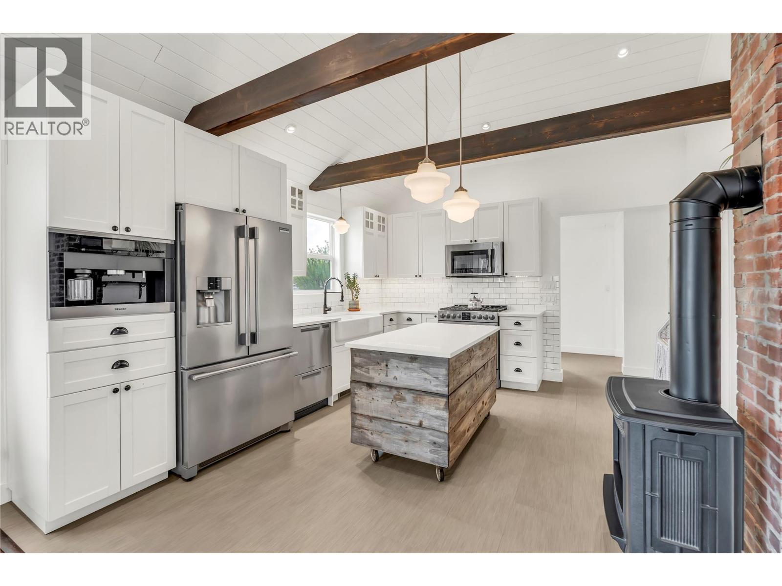 11317 Prairie Valley Road, Summerland