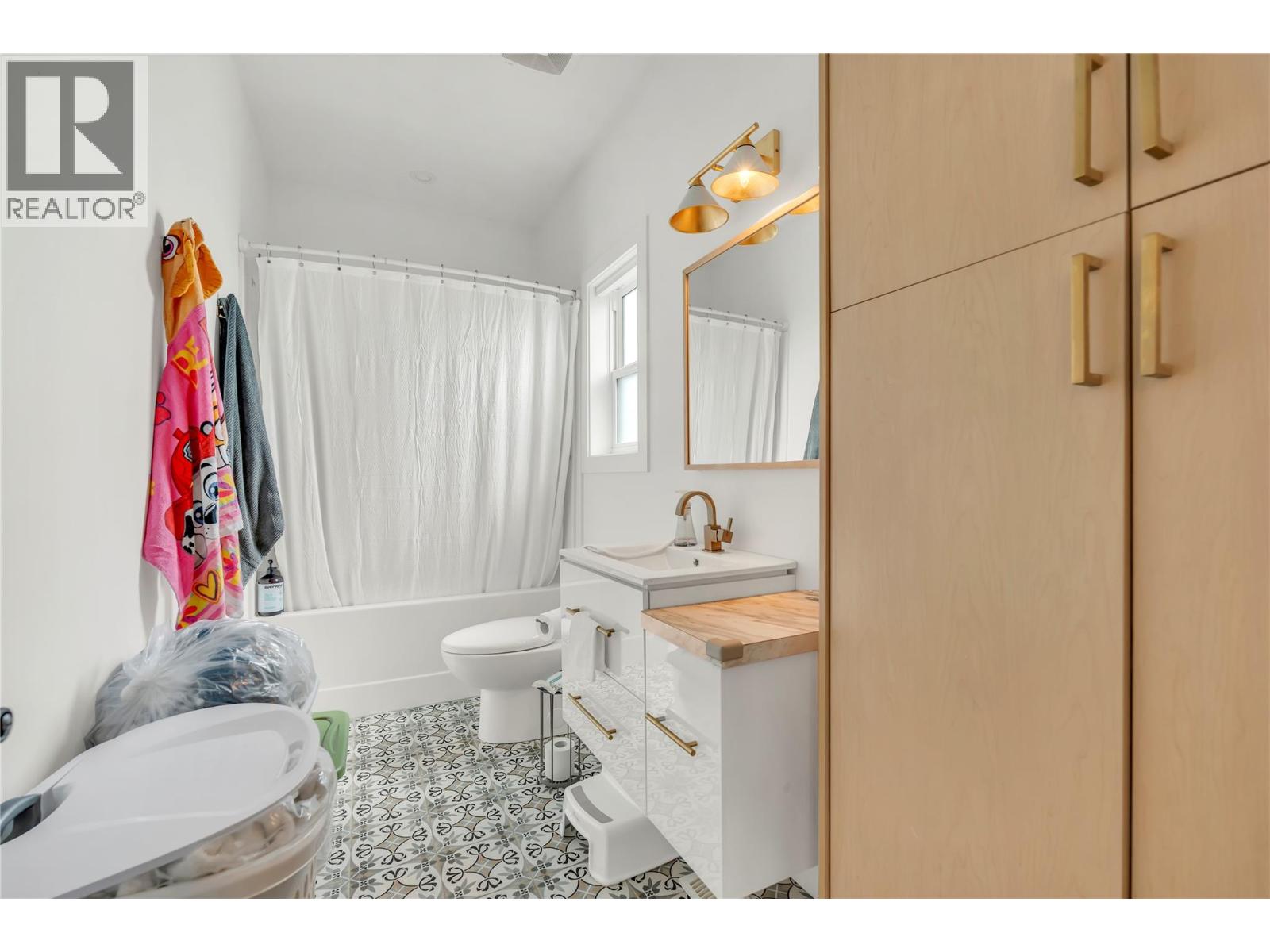 11317 Prairie Valley Road, Summerland