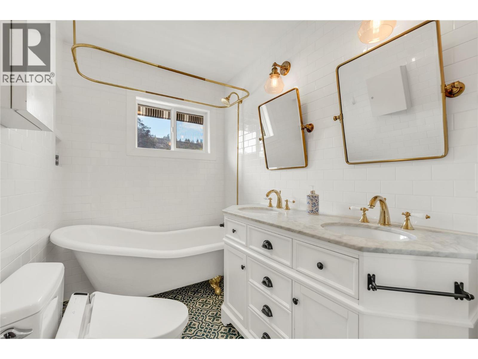 11317 Prairie Valley Road, Summerland