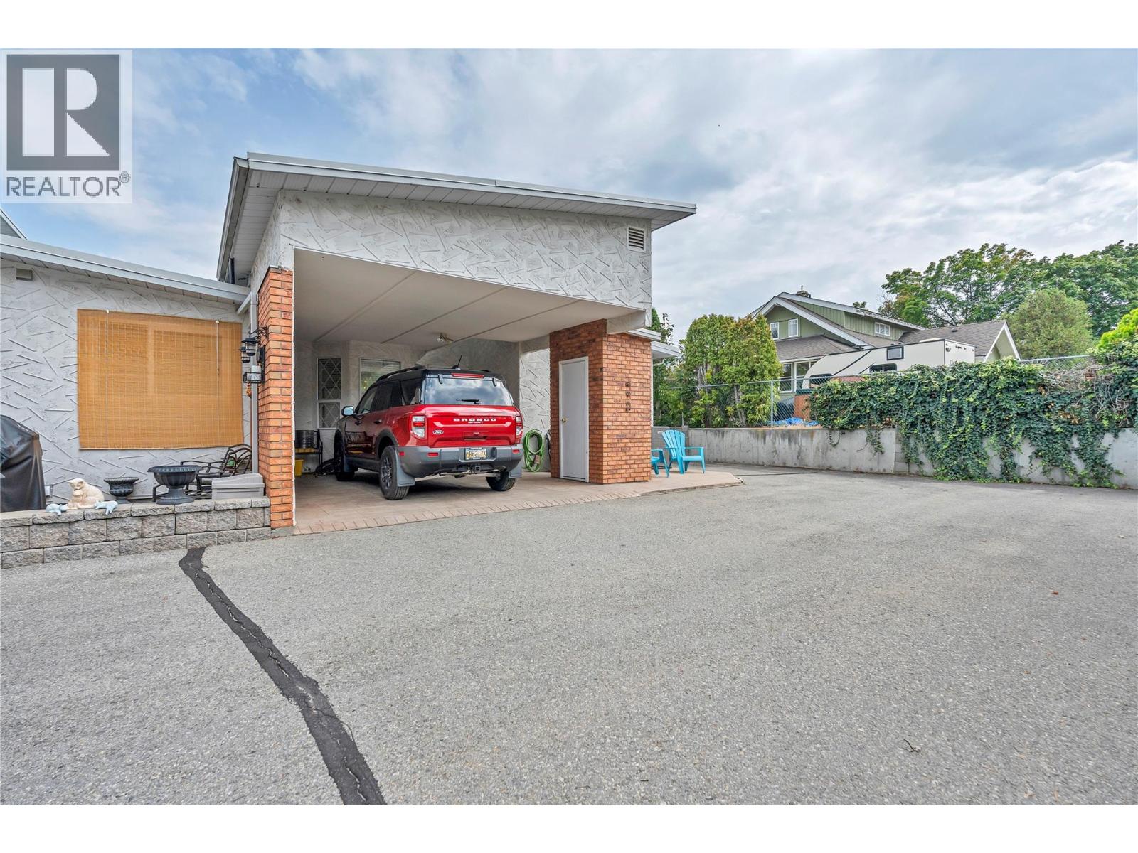 11222 Quinpool Road Unit# 1, Summerland