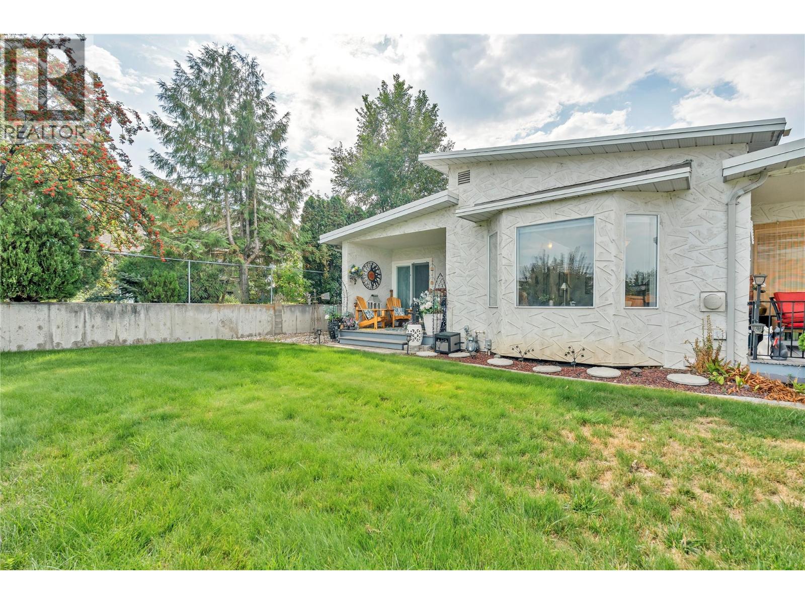 11222 Quinpool Road Unit# 1, Summerland