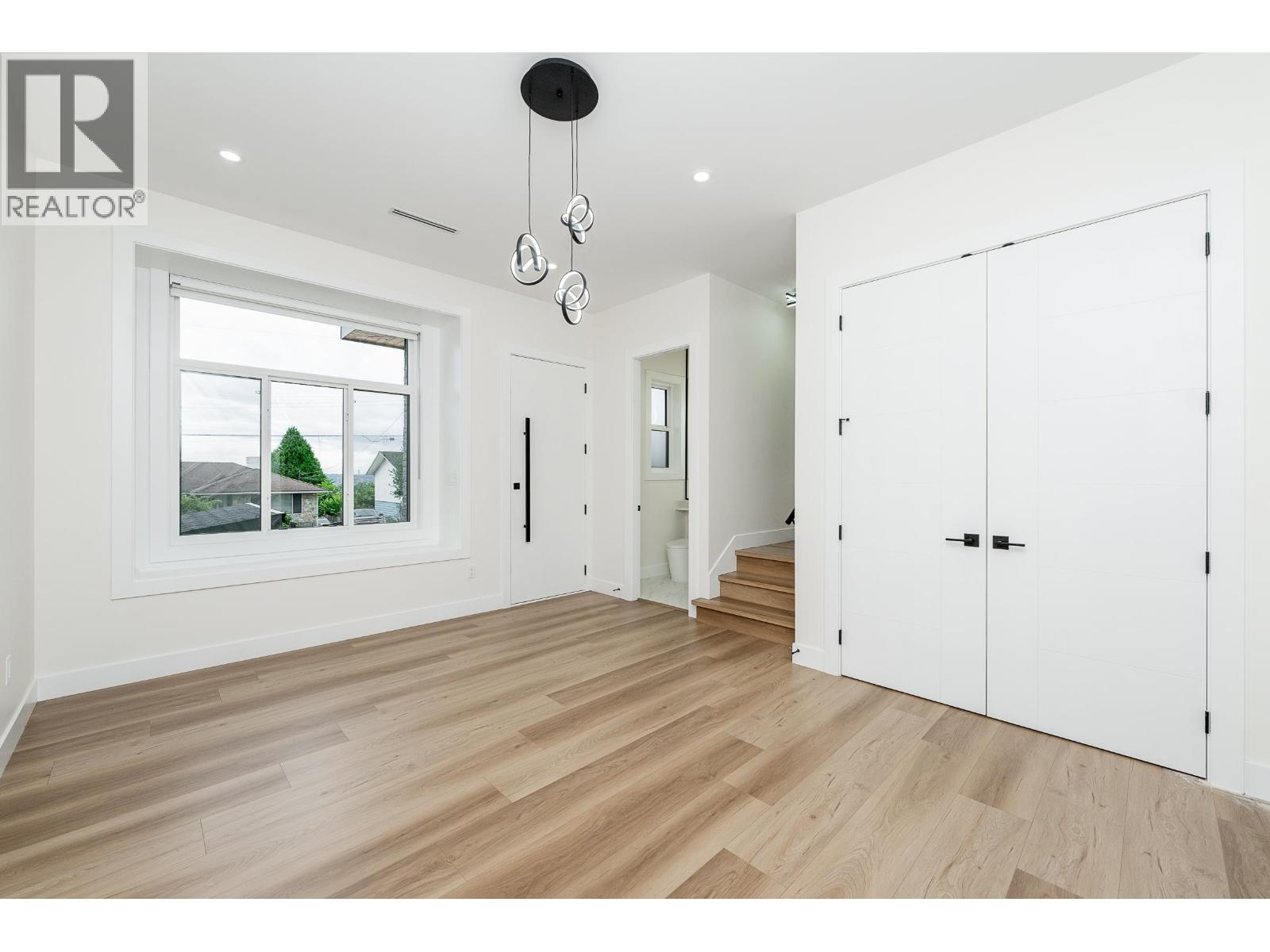101 1149 DANSEY AVENUE, Coquitlam