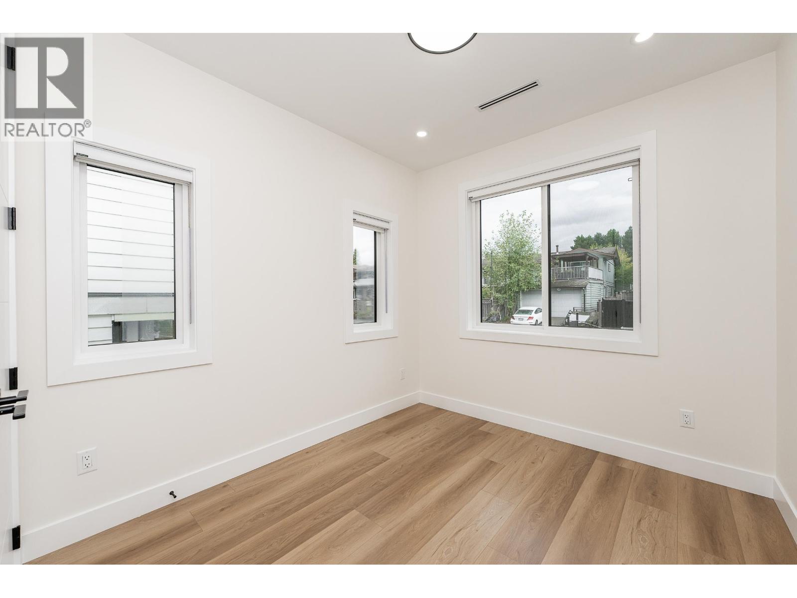 101 1149 DANSEY AVENUE, Coquitlam