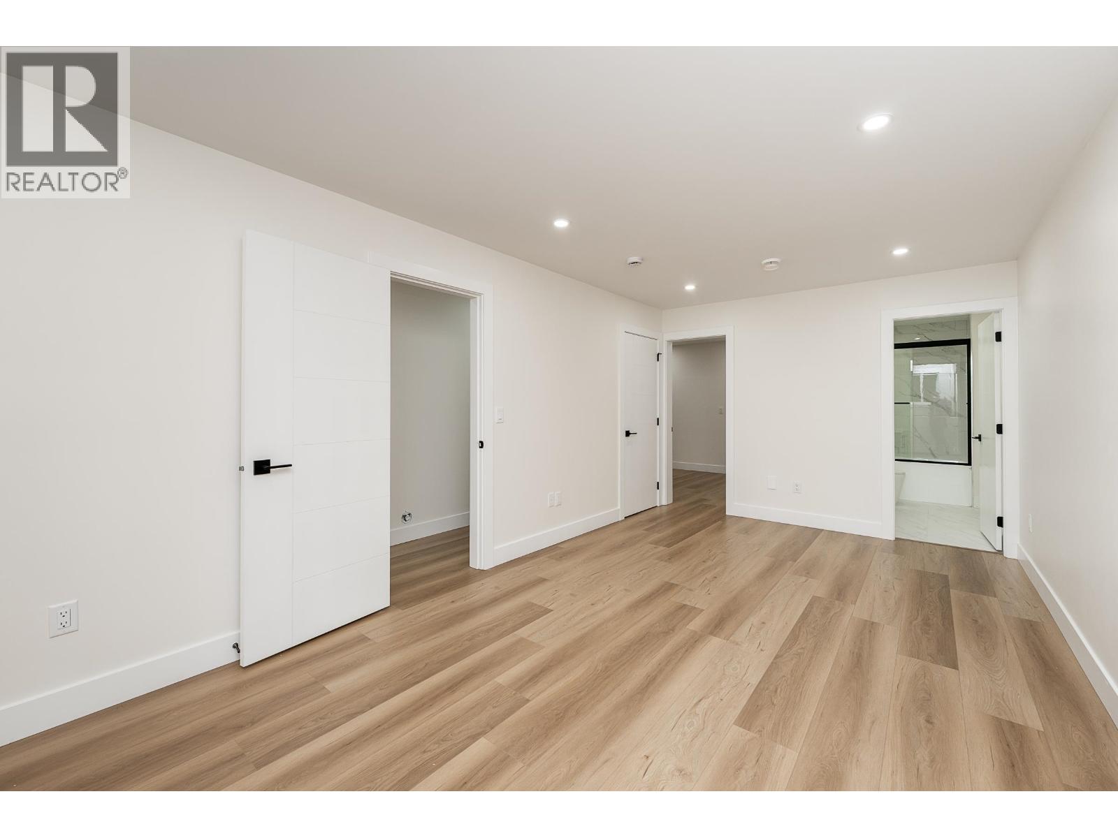 101 1149 DANSEY AVENUE, Coquitlam