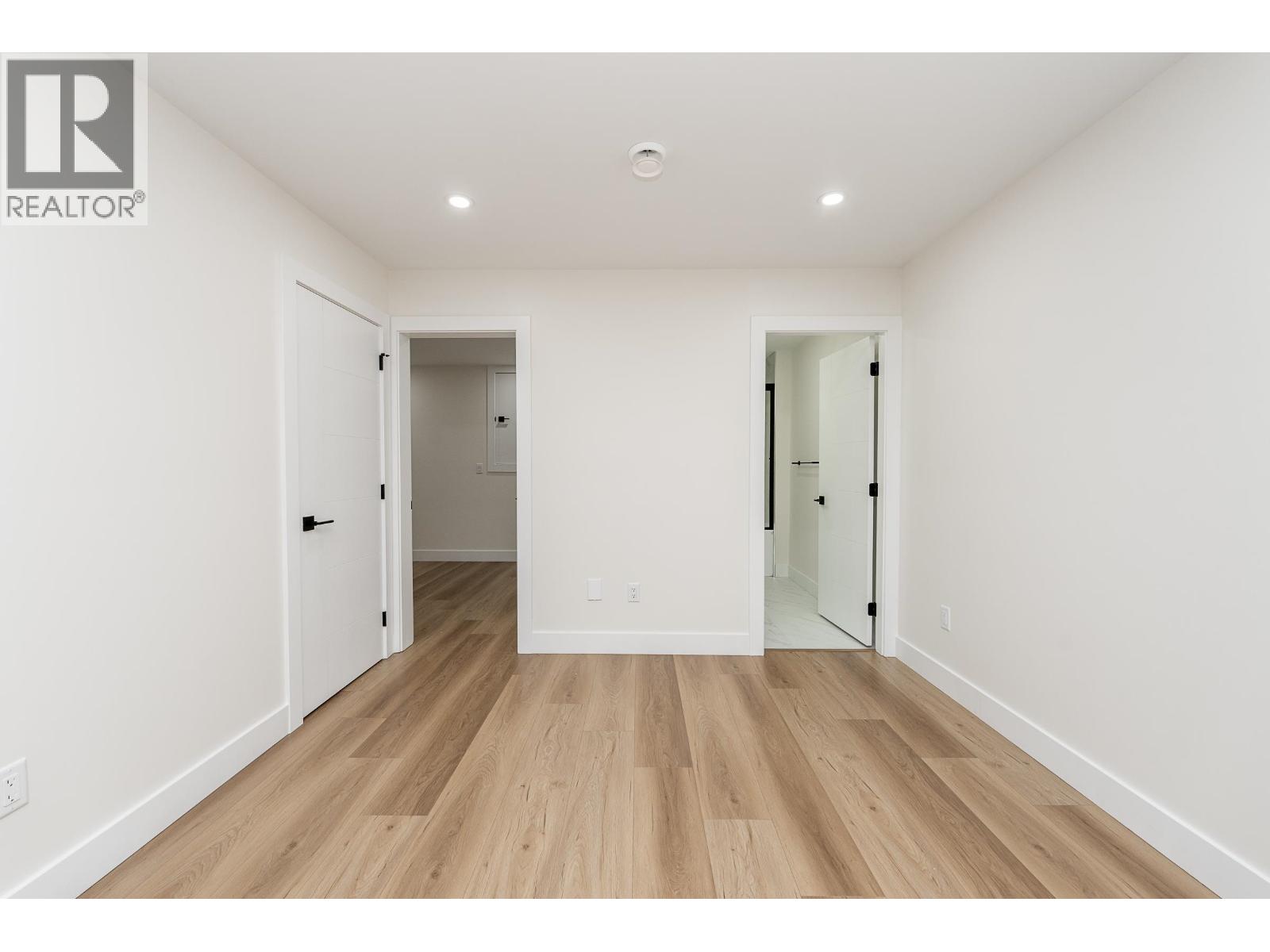 101 1149 DANSEY AVENUE, Coquitlam