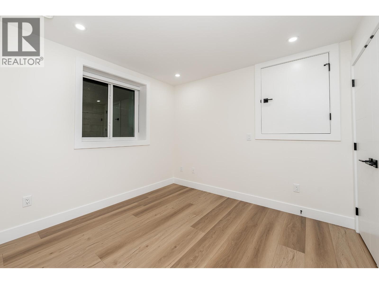 101 1149 DANSEY AVENUE, Coquitlam