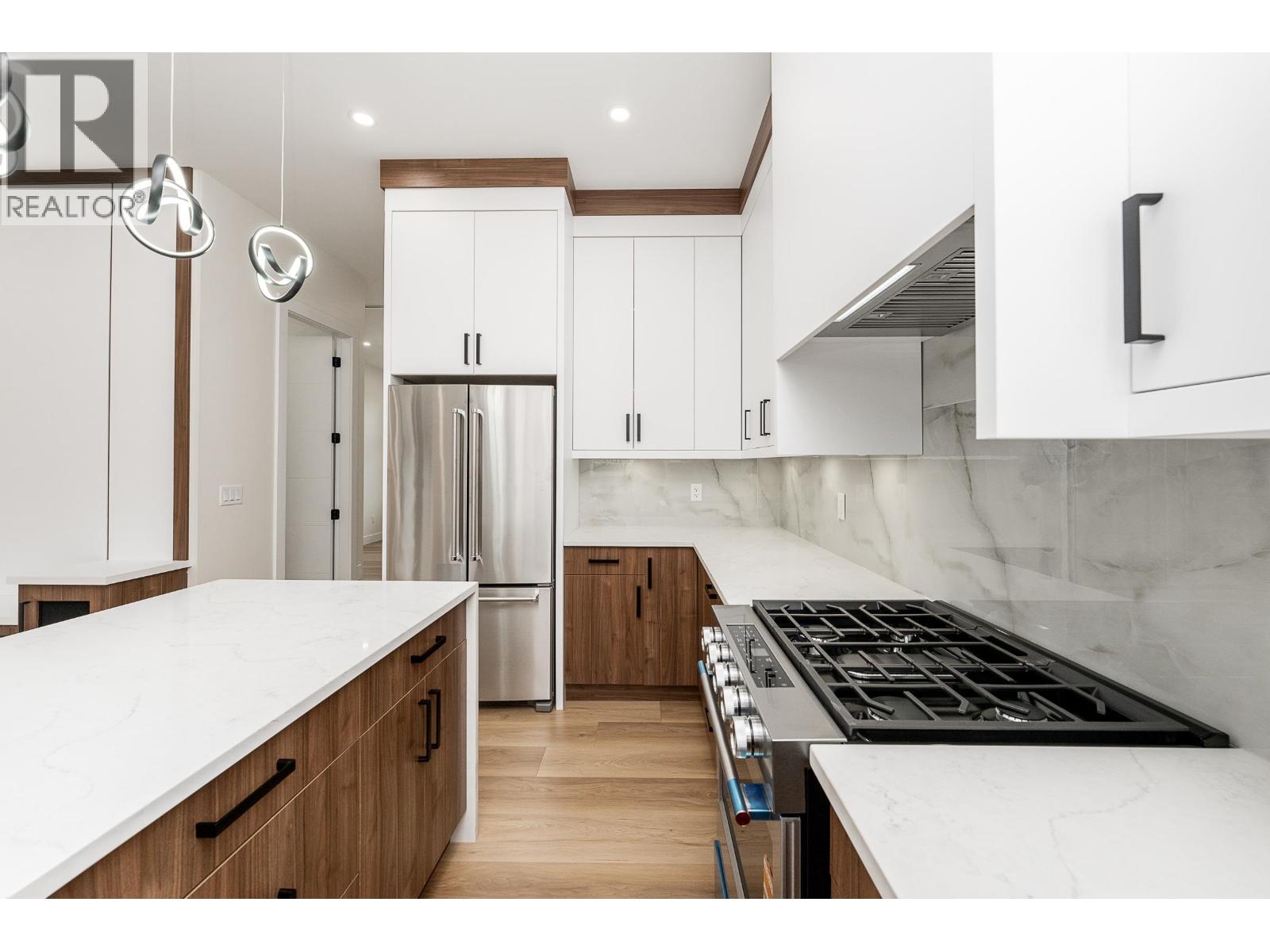 101 1149 DANSEY AVENUE, Coquitlam