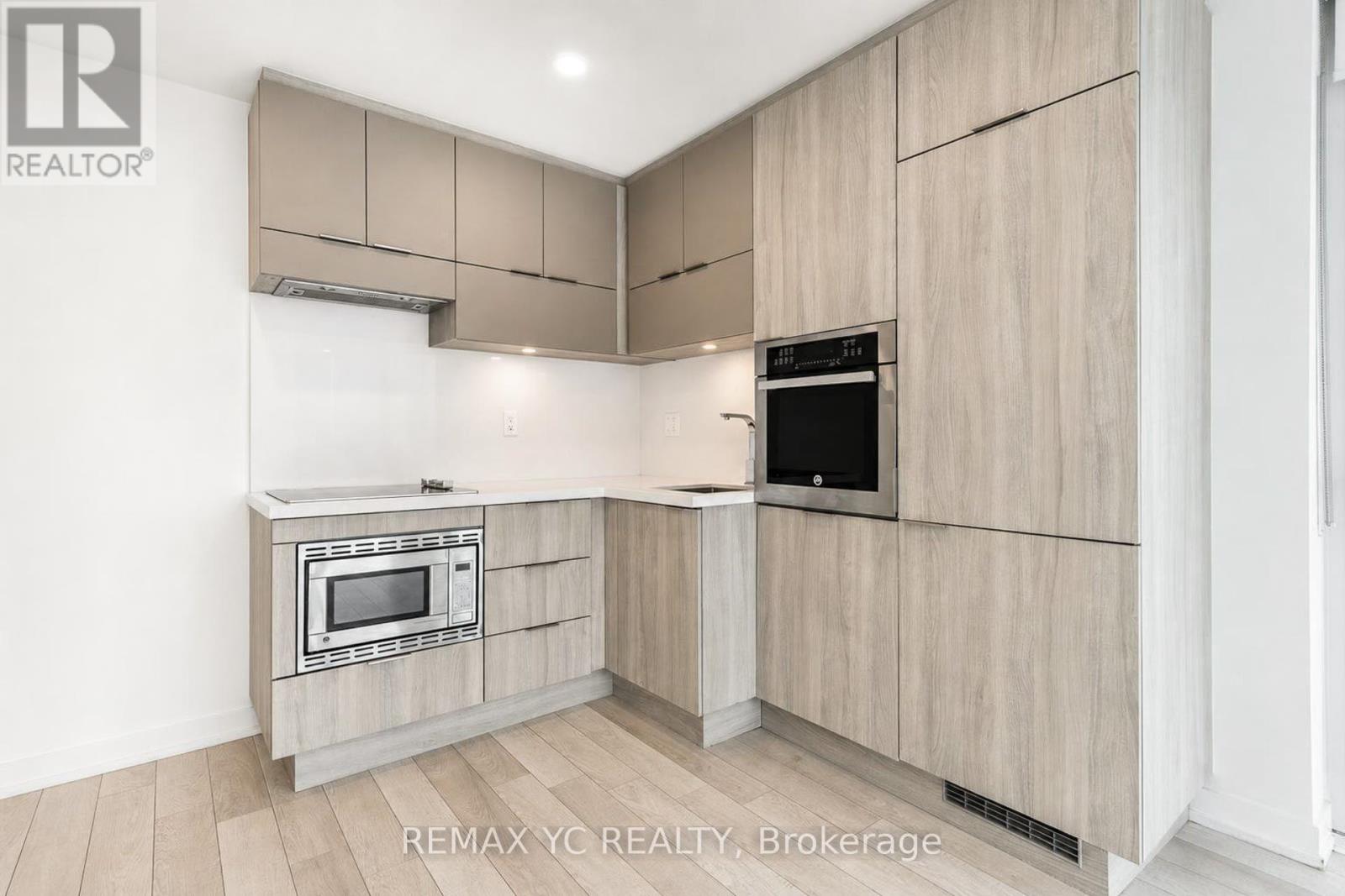 #3708 39 ROEHAMPTON AVENUE - 5