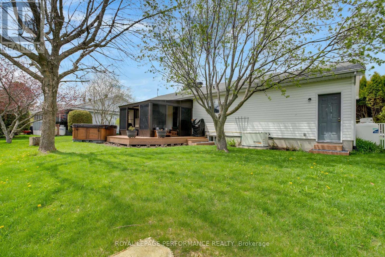 6277 MACRAE COURT - 28