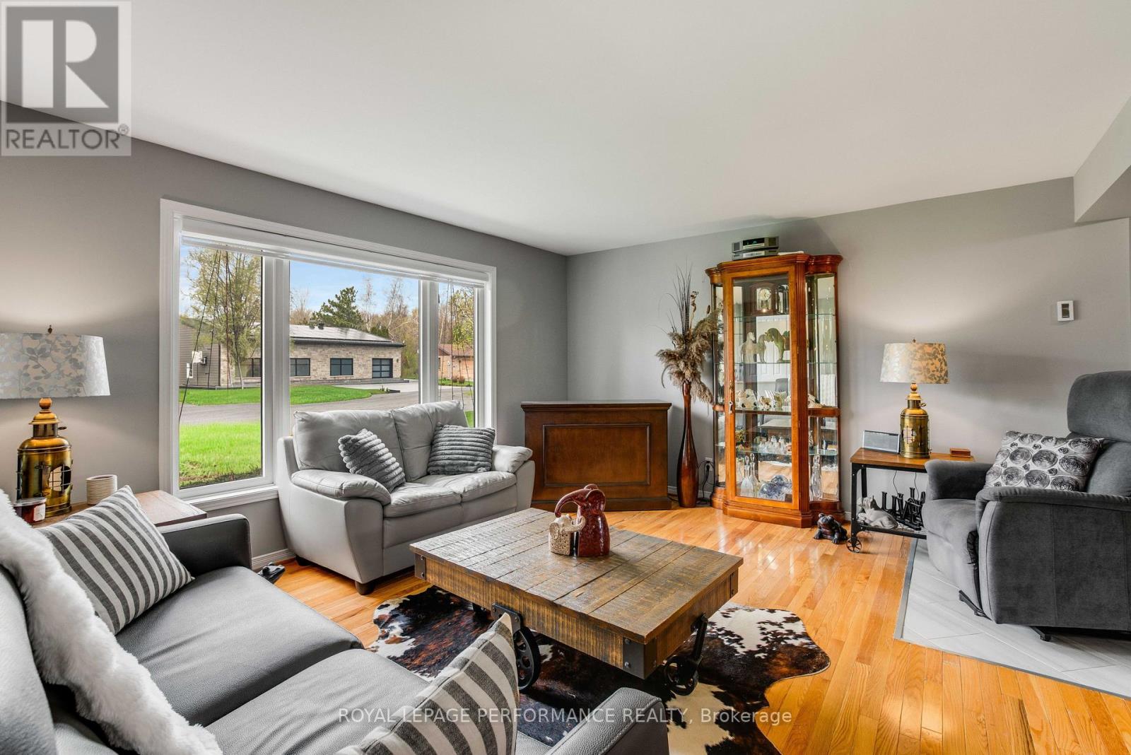 6277 MACRAE COURT - 4