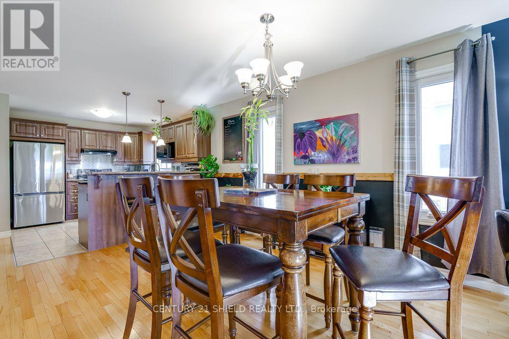 46 SUNSET BOULEVARD - Image 6