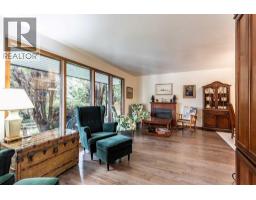 2pc Bathroom - 30 Noble Court Sw, Medicine Hat, AB T1A4A3 Photo 9