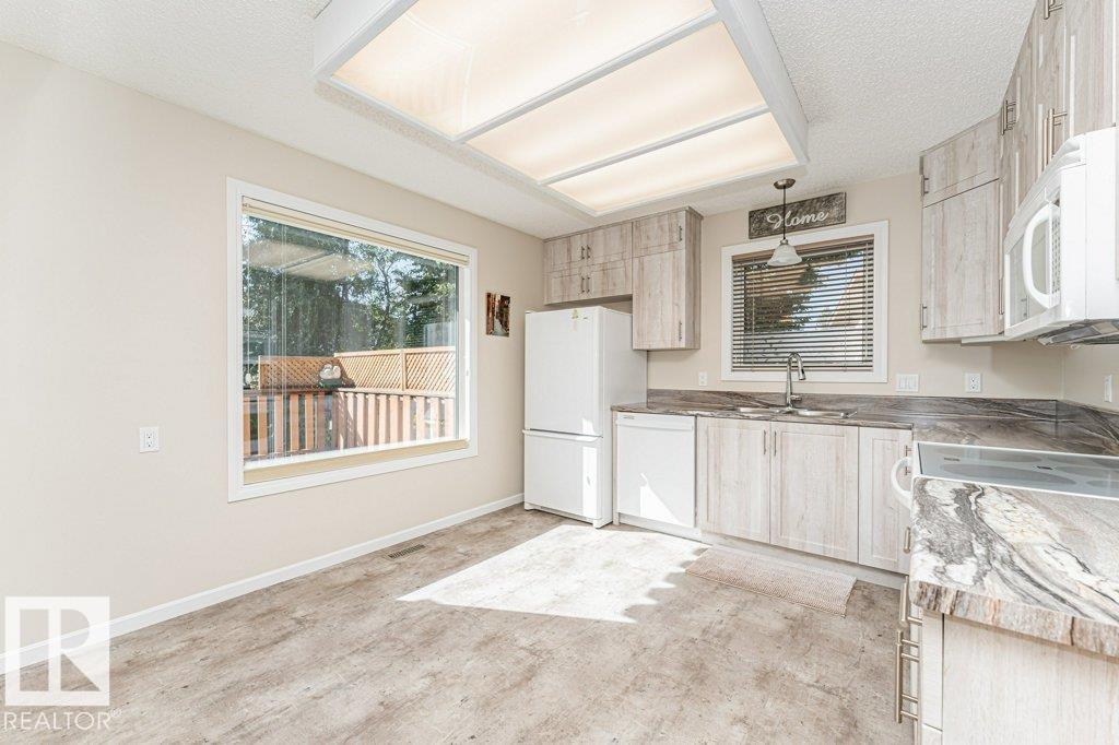 10439 14 AV NW - 16