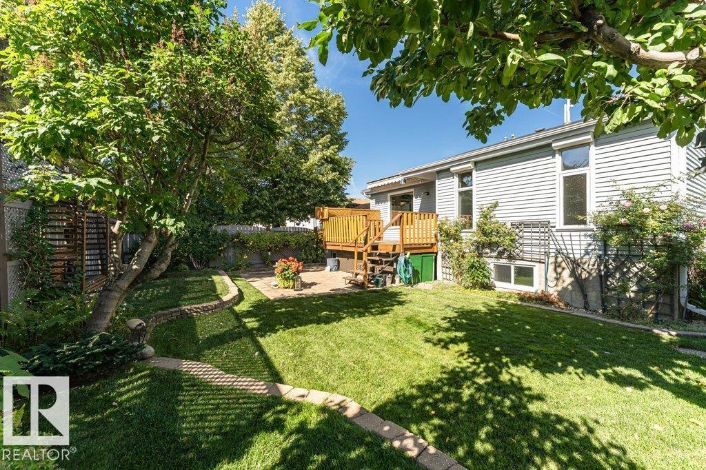 10439 14 AV NW - 52