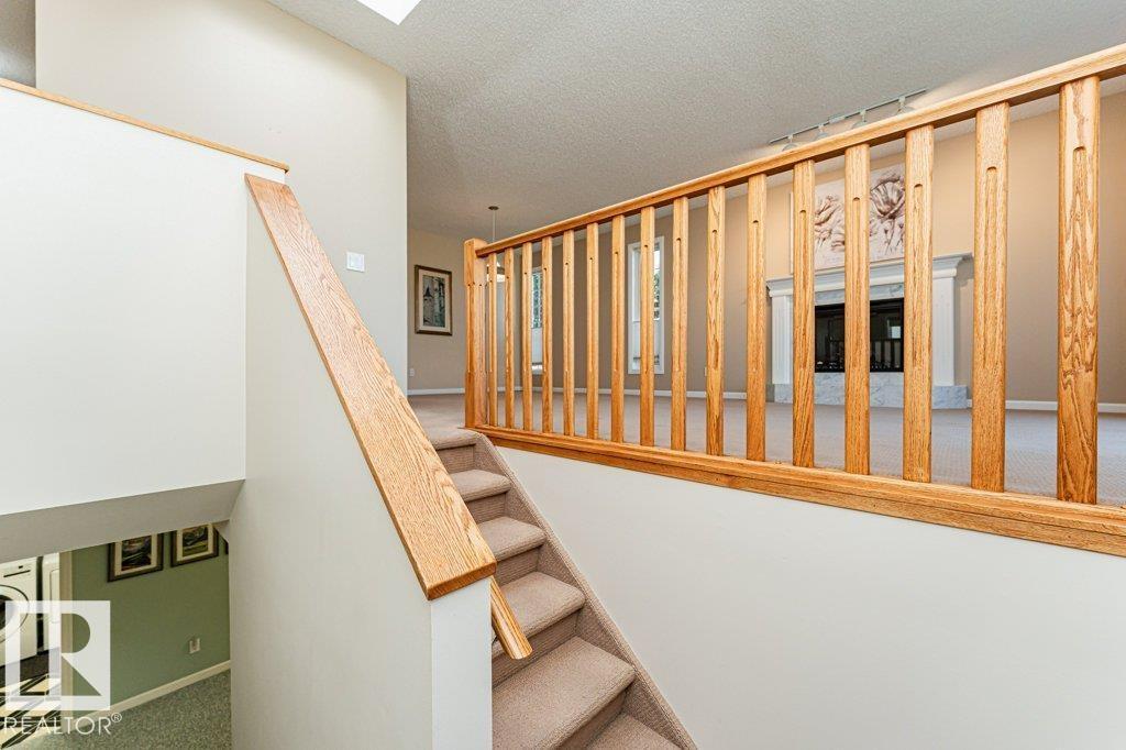 10439 14 AV NW - 6