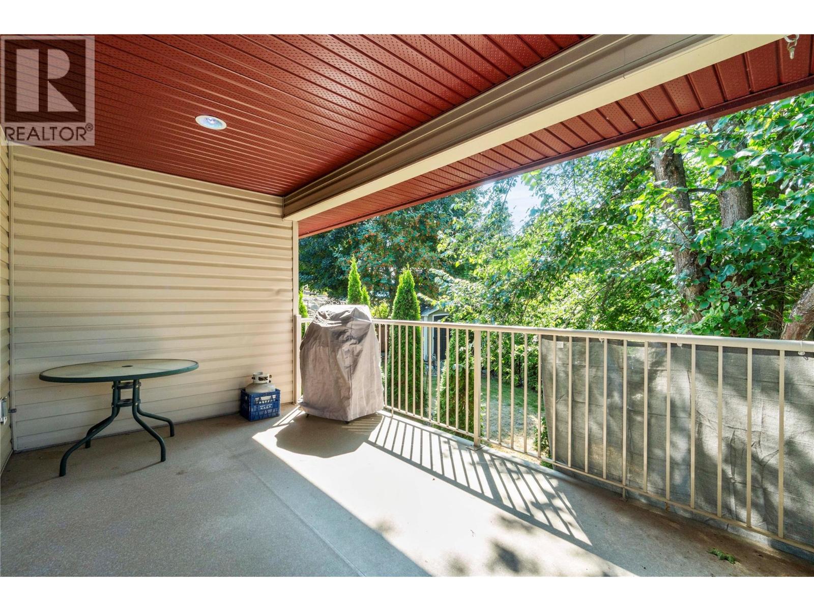 831 37 Street SE, Salmon Arm