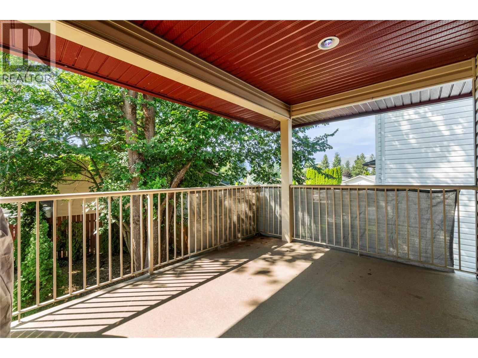 831 37 Street SE, Salmon Arm