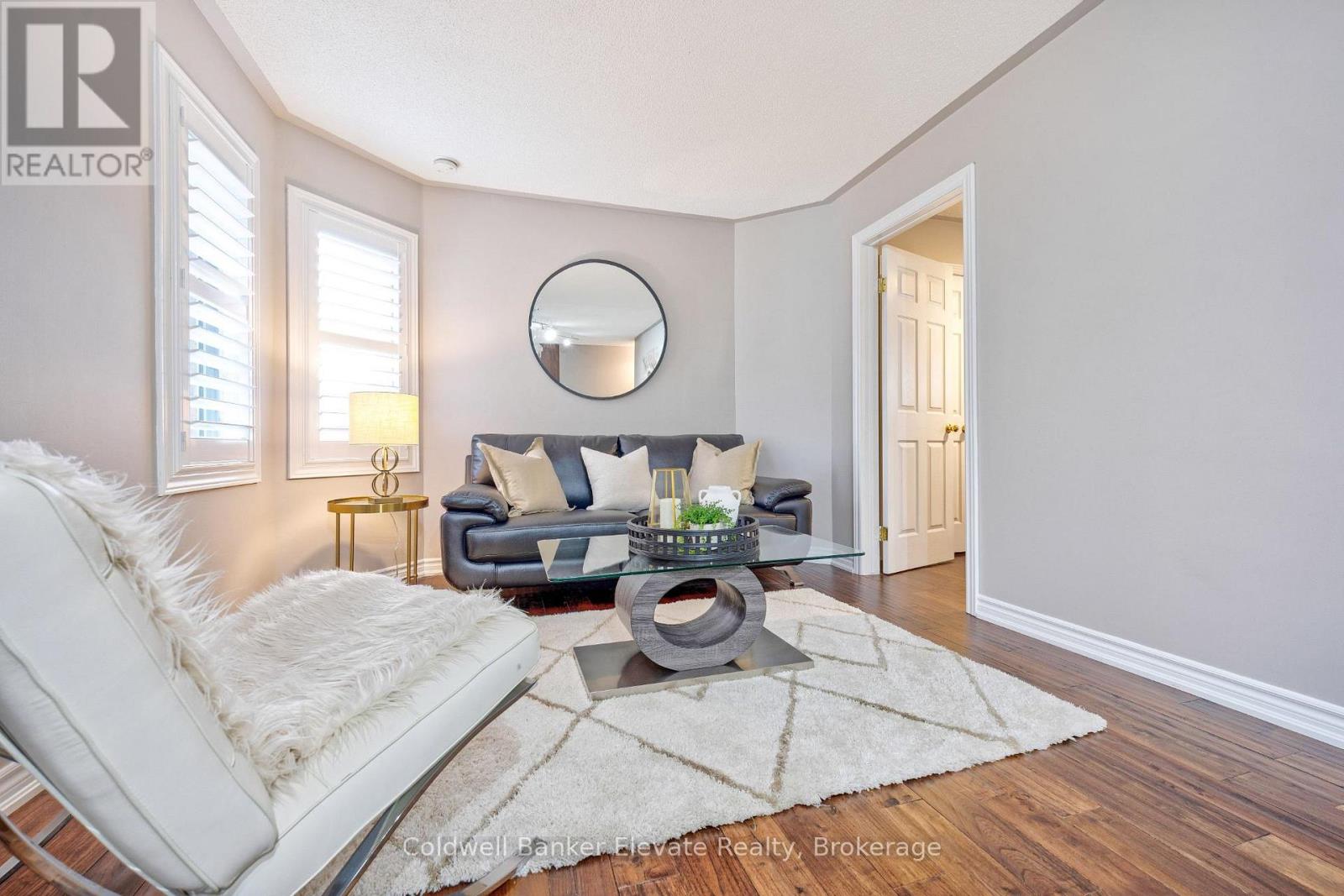 20 RUDDELL CRESCENT - 13