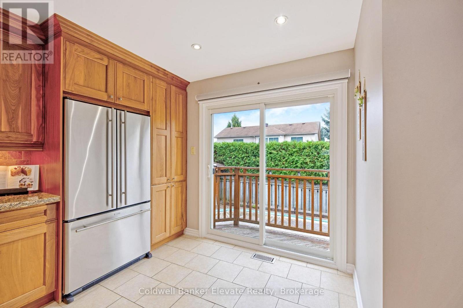 20 RUDDELL CRESCENT - 21