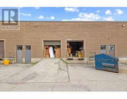 15 & 16 - 975 Pacific Gate, Mississauga, ON L5T1Y1 Photo 7