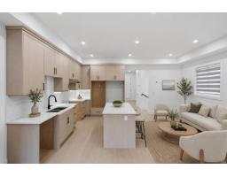 101 12873 Marine Drive, Surrey, BC V4A1C8 Photo 9
