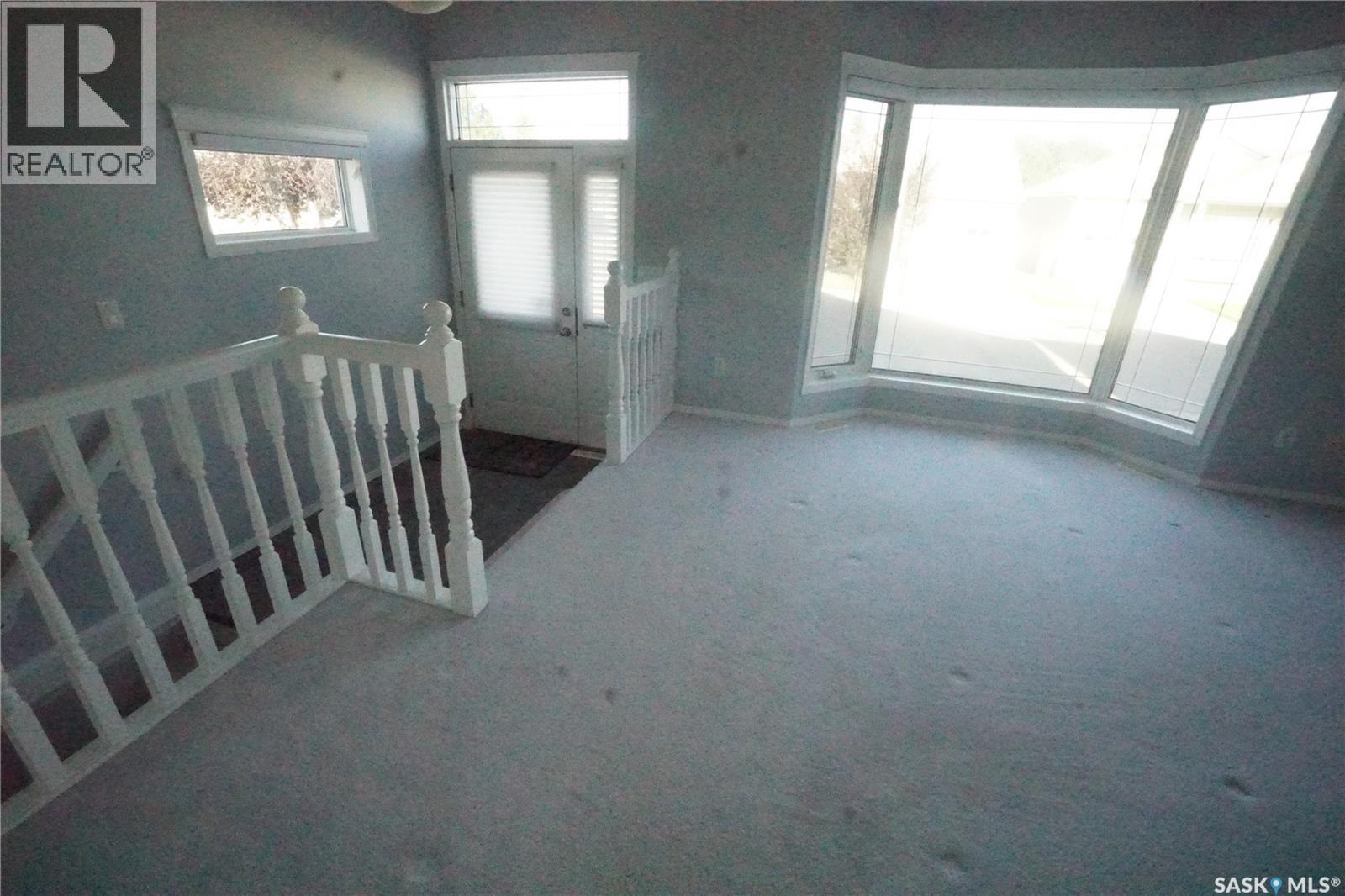 4606 Juniper DRIVE, Regina, Saskatchewan, S4X4R6, Regina, Saskatchewan — photo 3 of 5