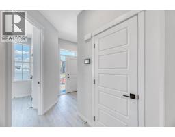 4pc Bathroom - 292 Marmot Grove Nw, Calgary, AB T3R2B5 Photo 7
