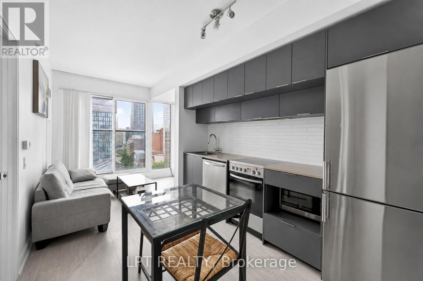 Photo of 807 - 181 DUNDAS STREET E