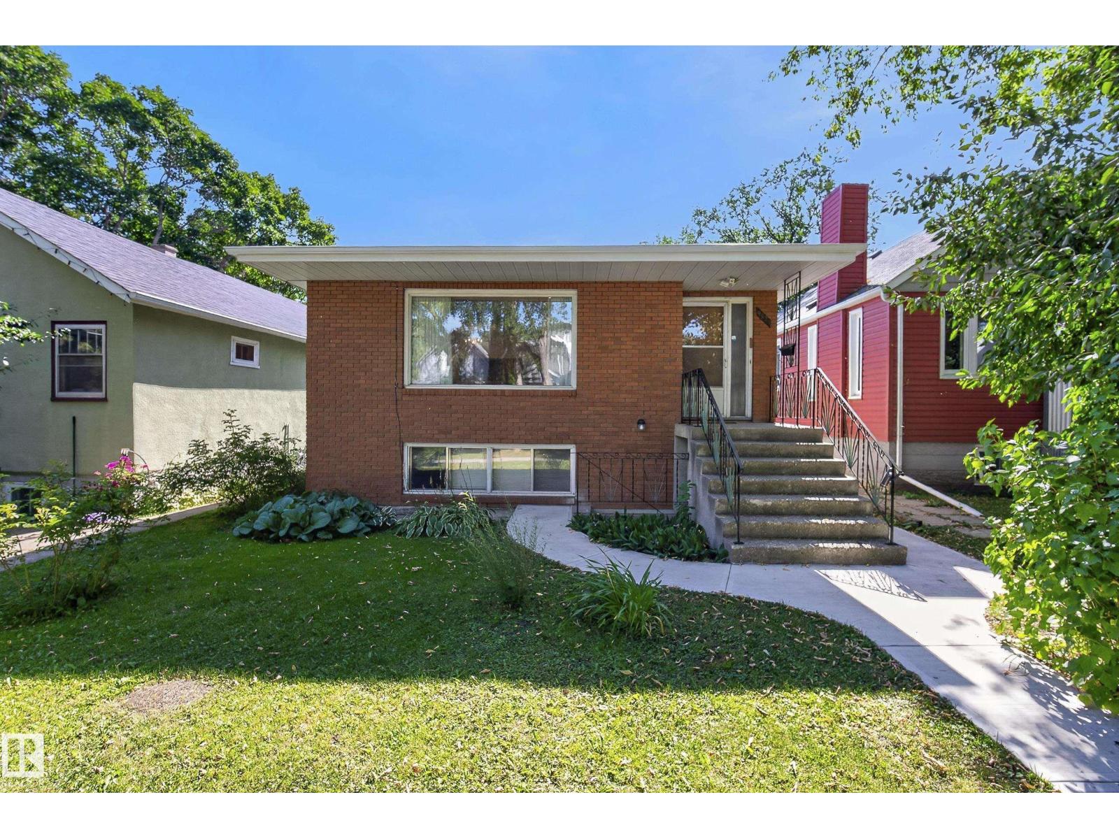 9821 83 AV NW, Strathcona, Edmonton photo 2