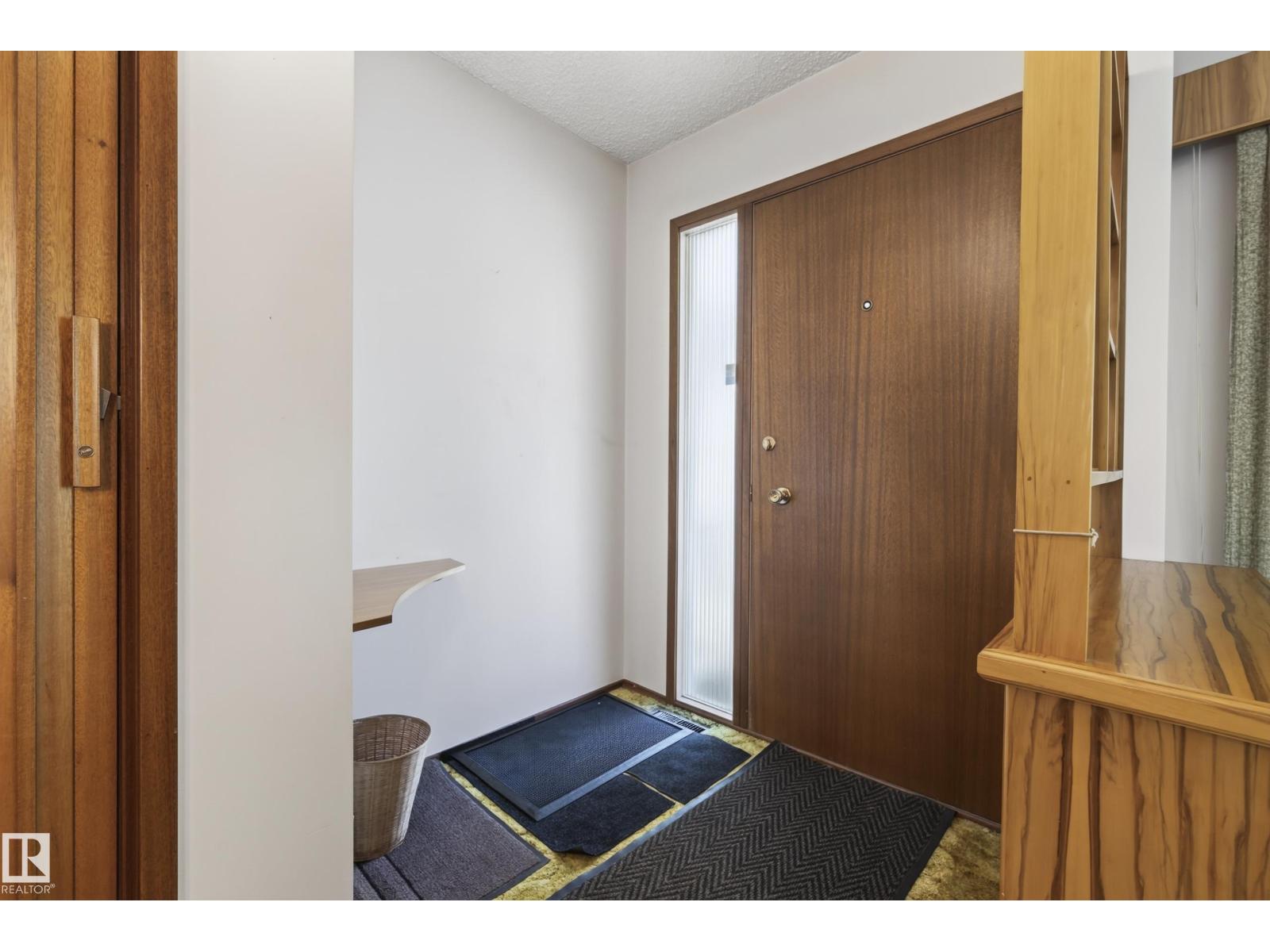9821 83 AV NW - Image 6