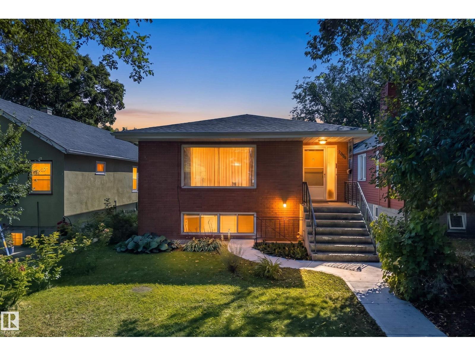 9821 83 AV NW - 1