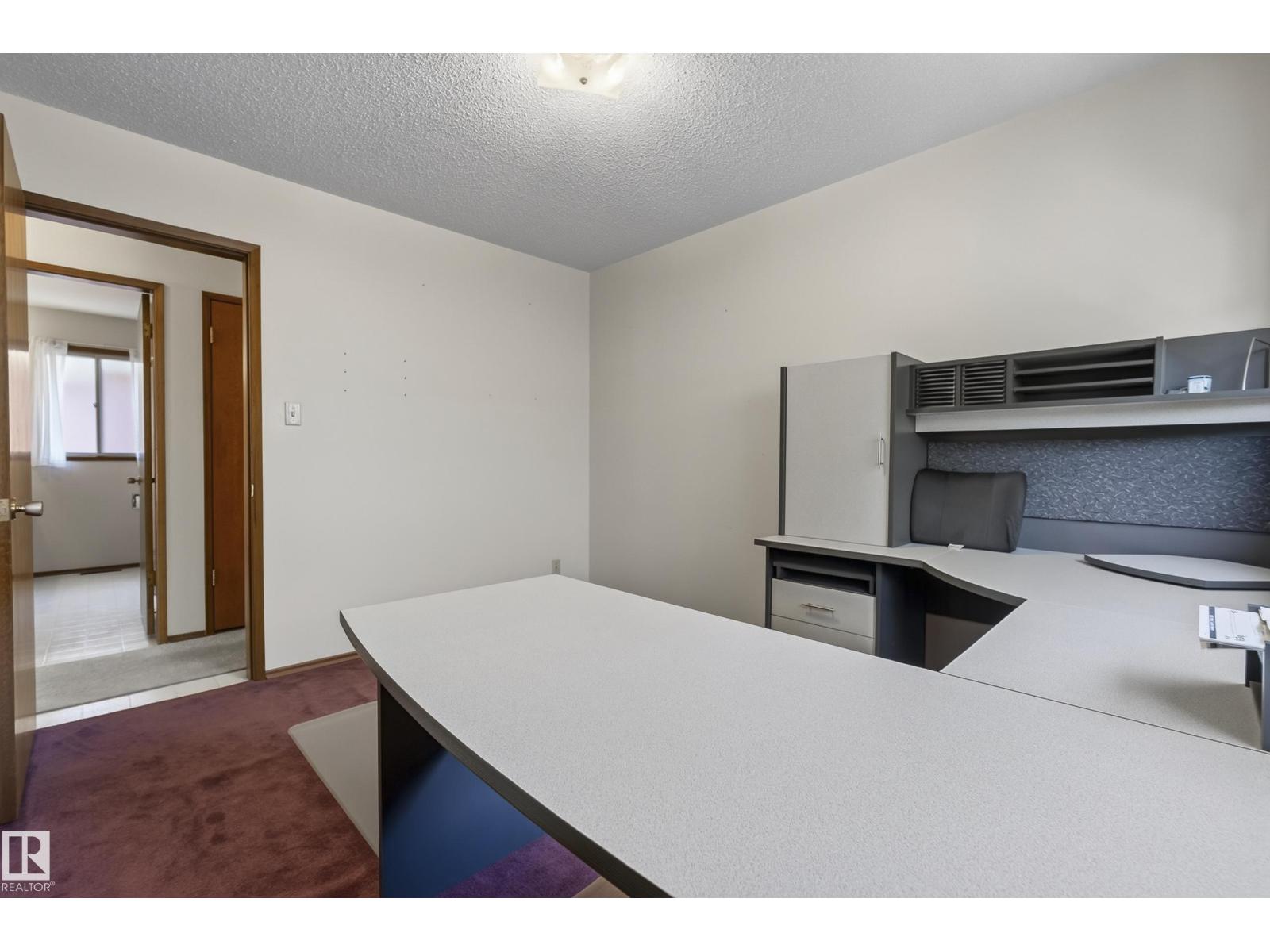 9821 83 AV NW - Image 25