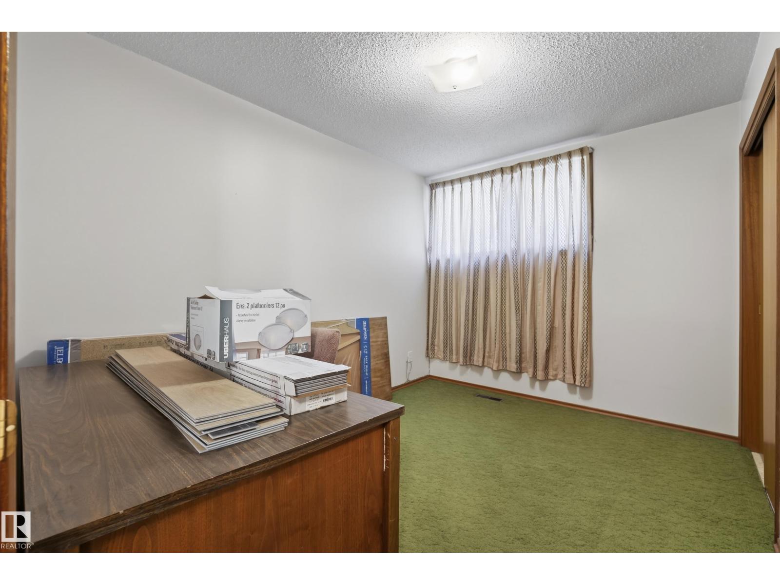 9821 83 AV NW - Image 33
