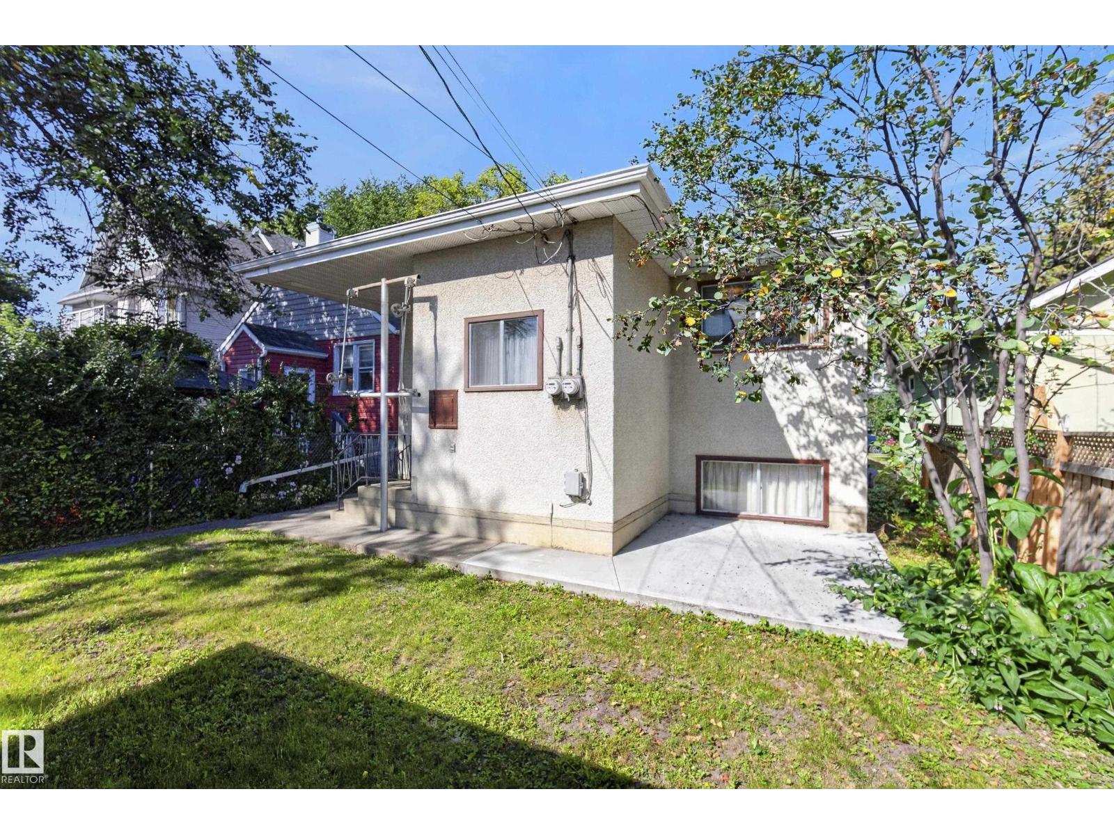 9821 83 AV NW - Image 52