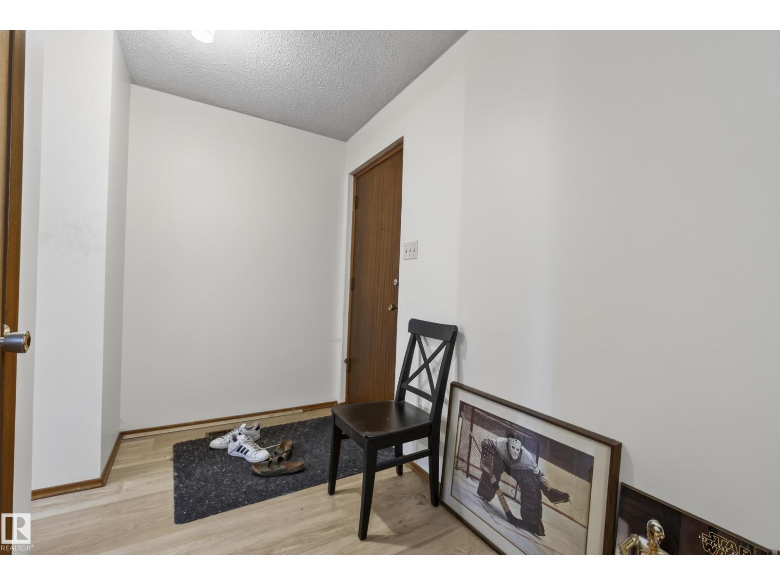 9821 83 AV NW - 45