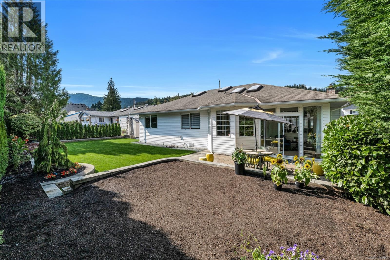 871 Colonia Dr - 10