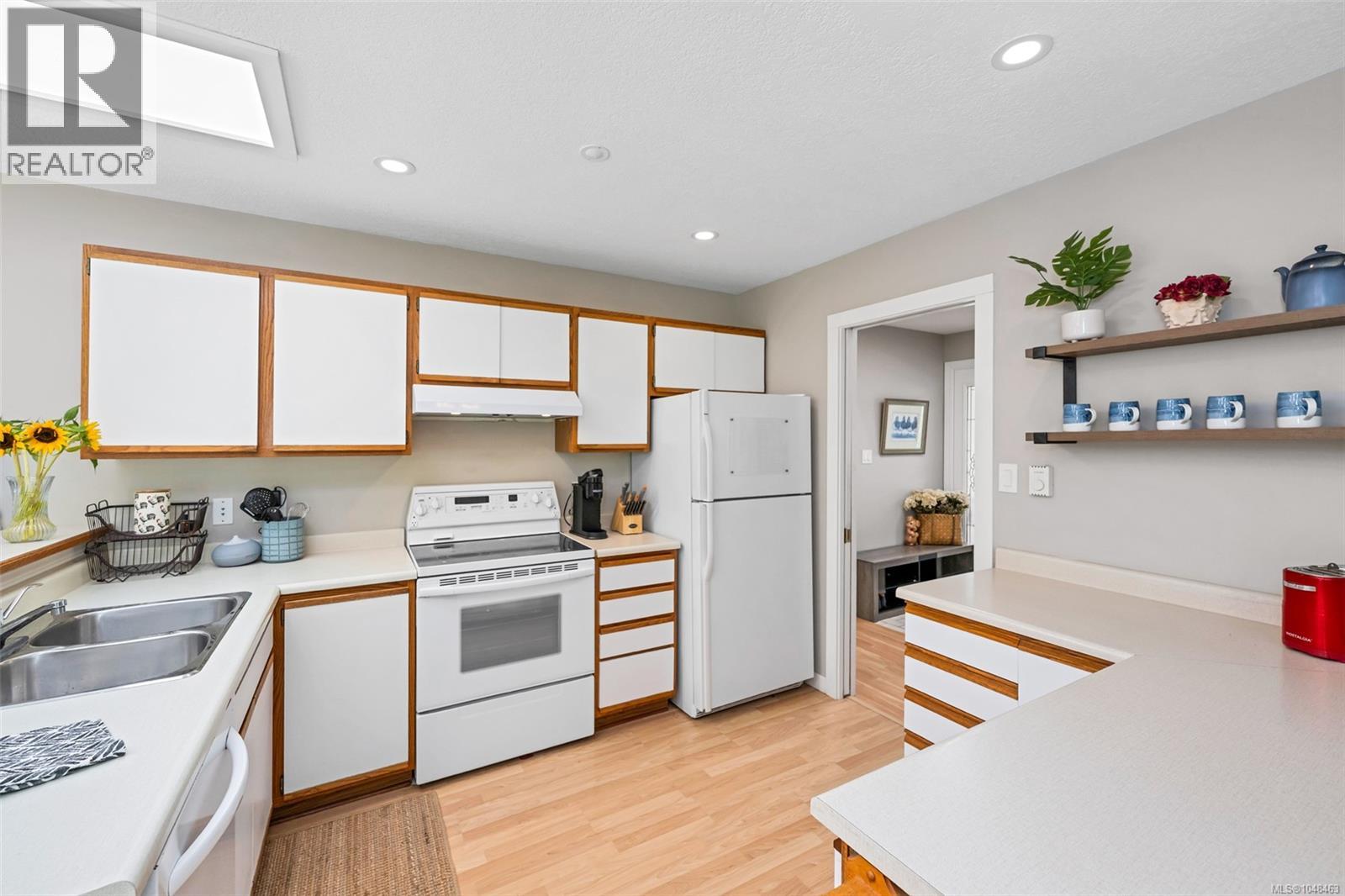 871 Colonia Dr - 13