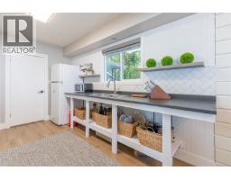 2519 Lasqueti Rd, Qualicum Beach, BC V9K1Z1 Photo 16