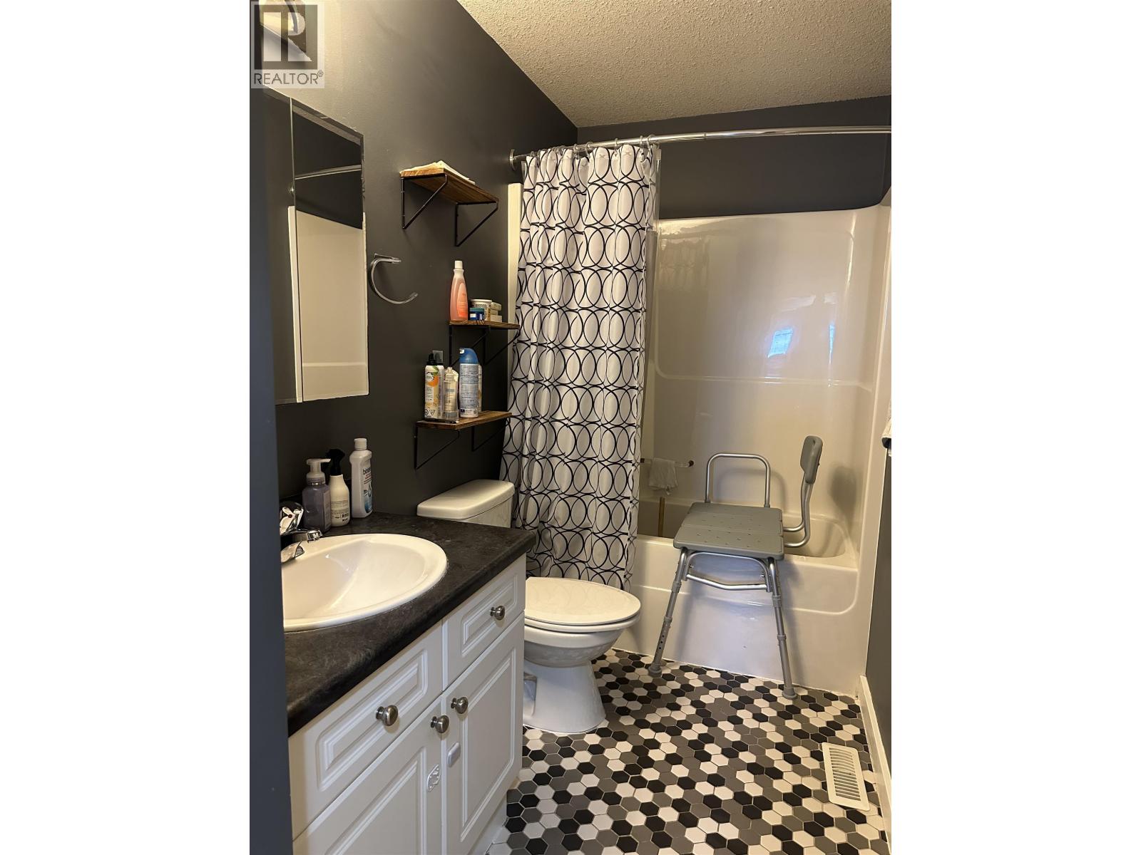 8728 81A STREET - Image 18