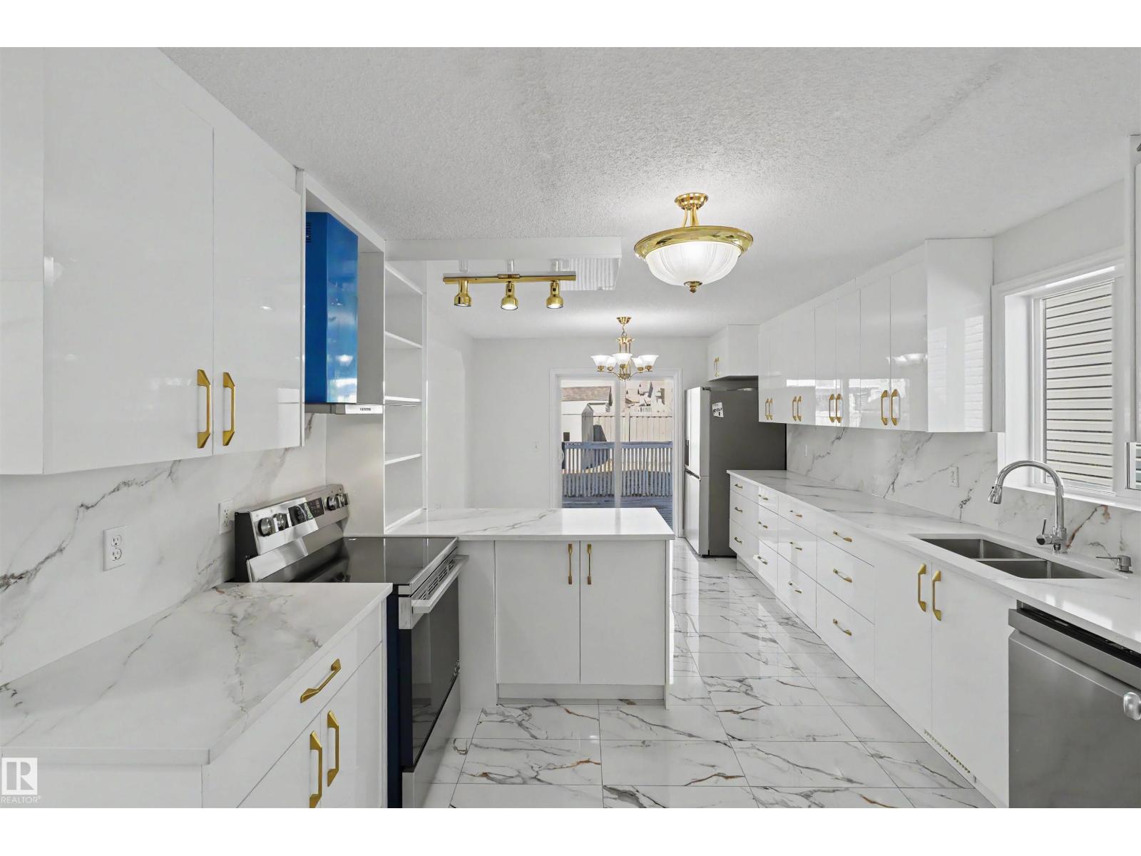 4712 201 St NW - Image 12