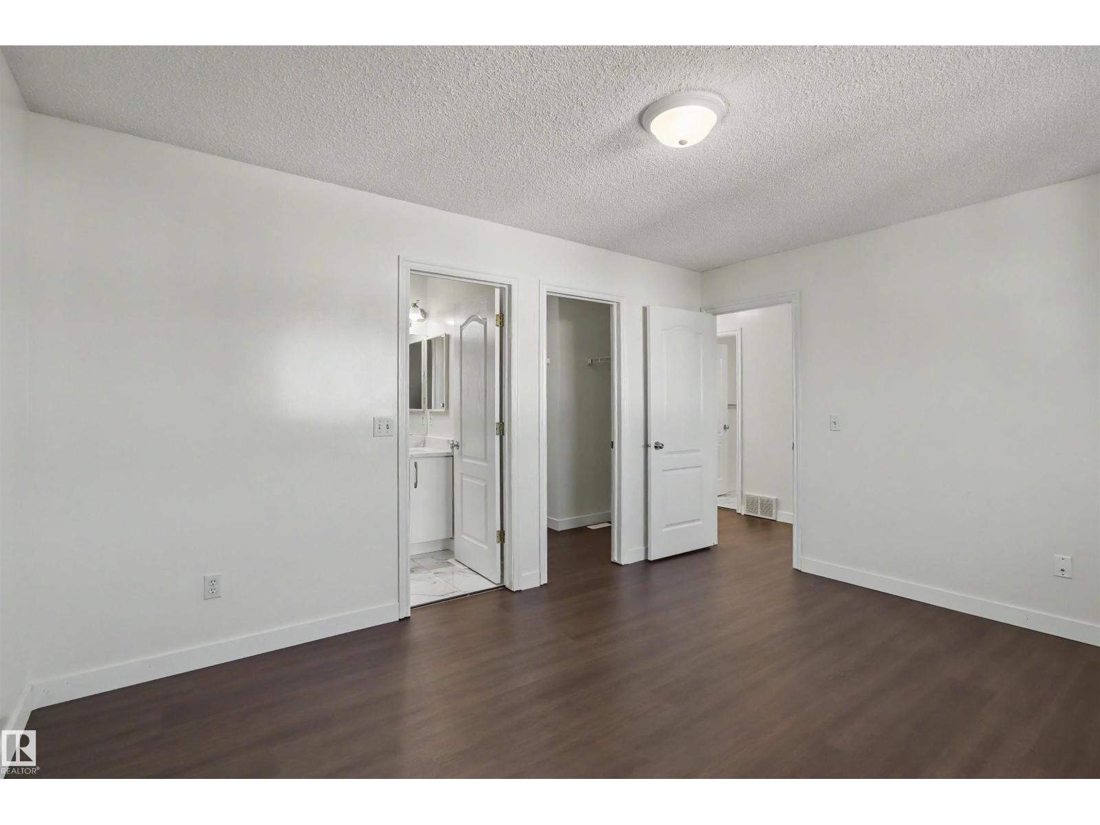 4712 201 St NW - 27