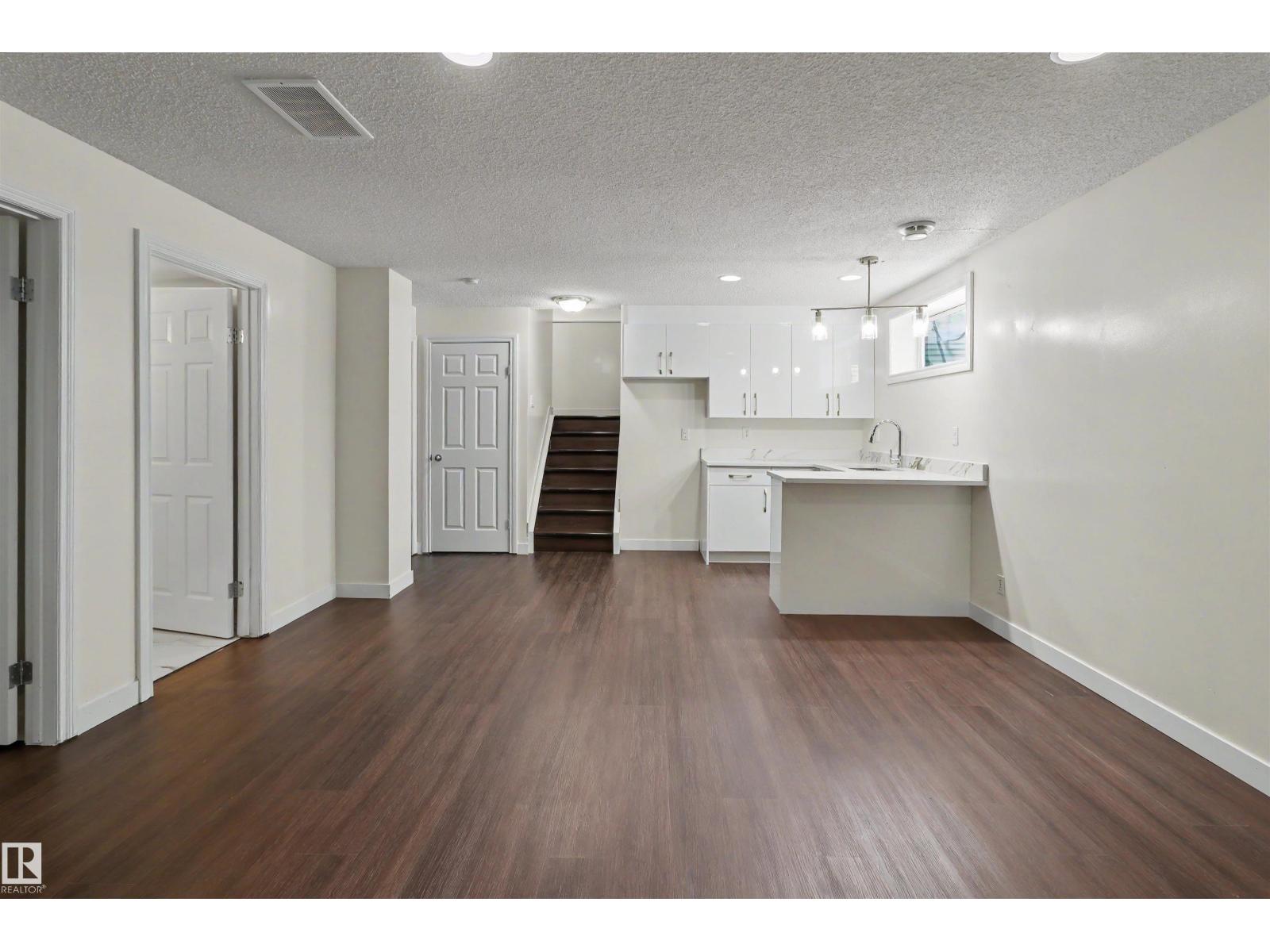 4712 201 St NW - Image 29