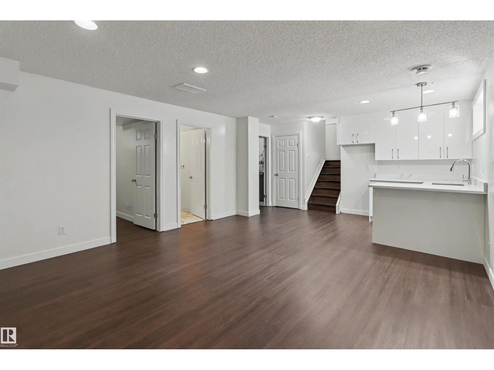 4712 201 St NW - Image 30