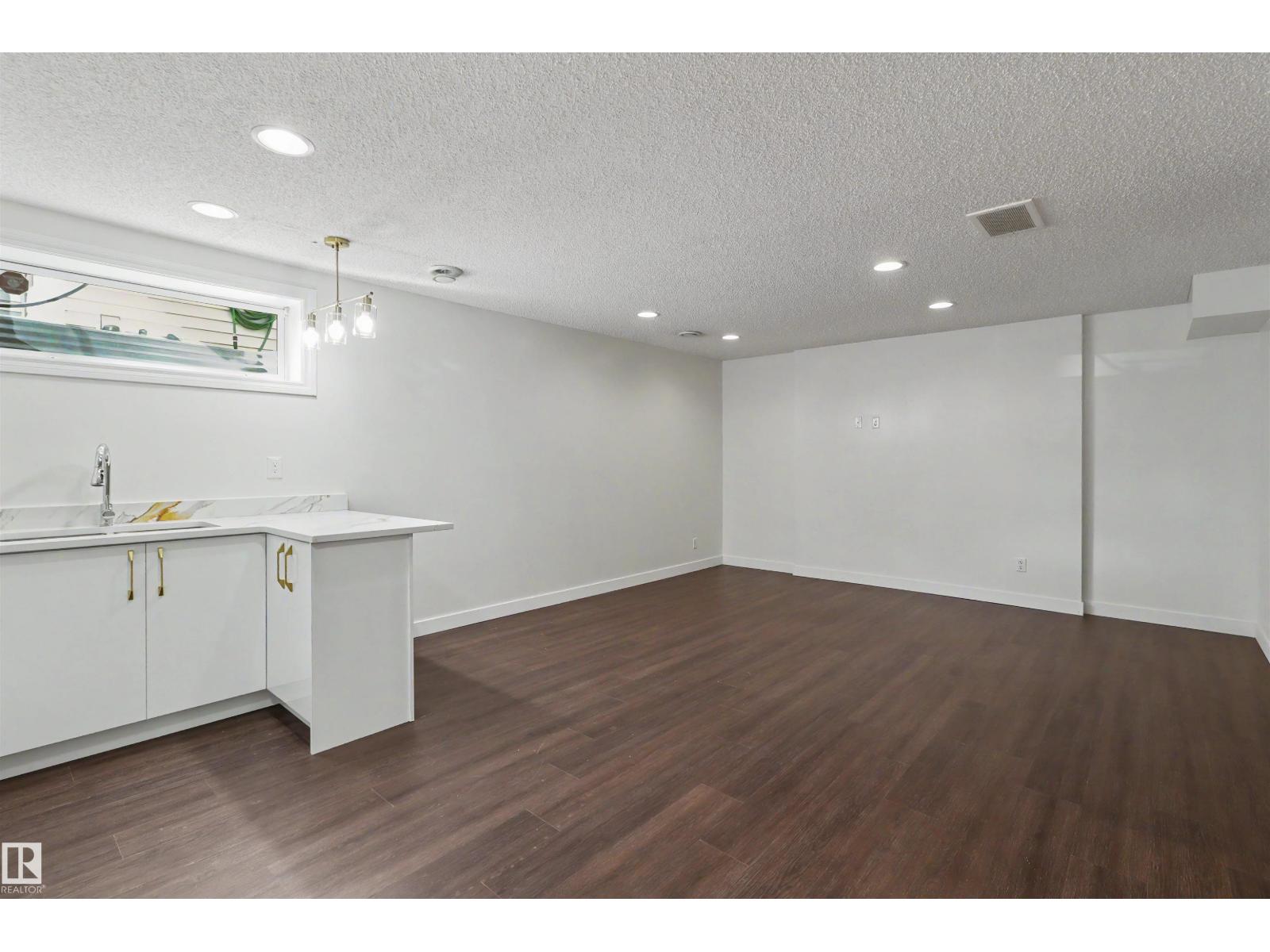 4712 201 St NW - Image 31