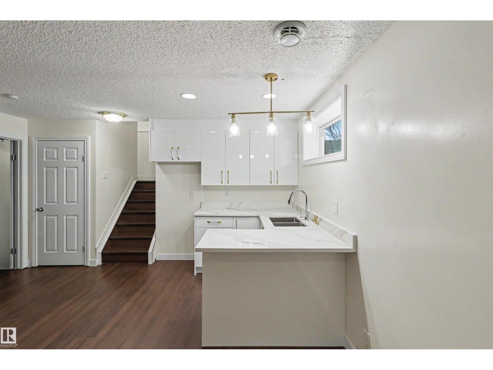 4712 201 St NW - Image 33
