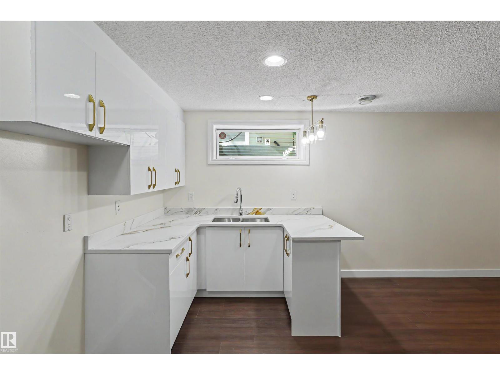4712 201 St NW - Image 34