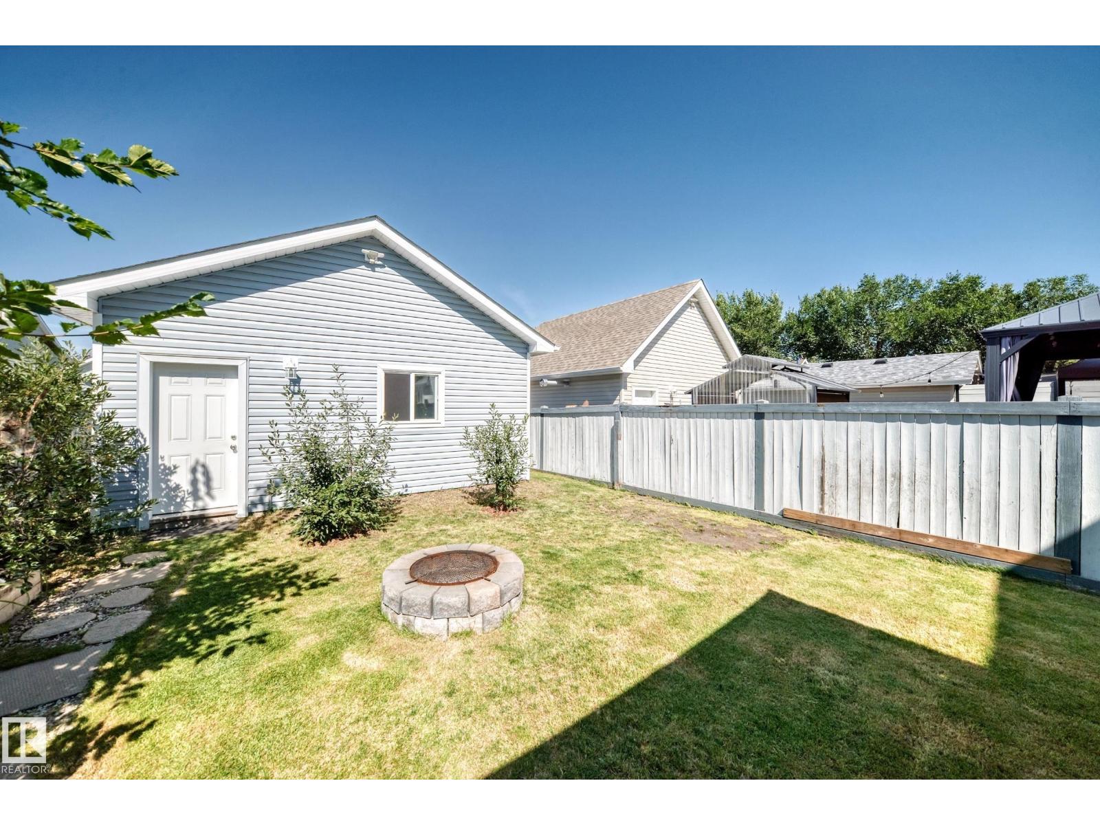 7824 14 AV SW - 32