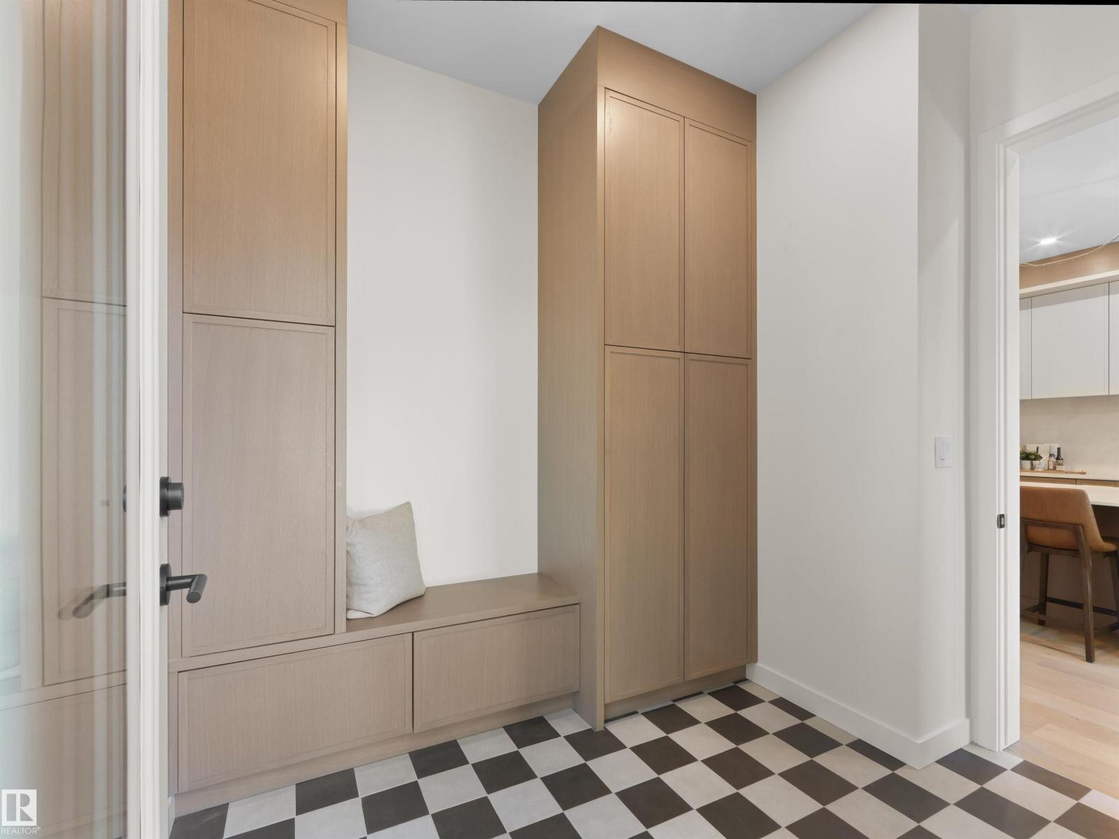 8318 120 ST NW - Image 14
