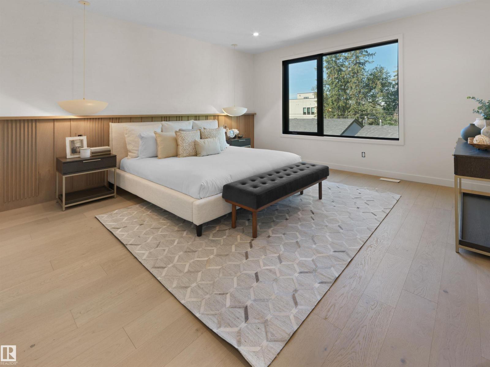 8318 120 ST NW - 18