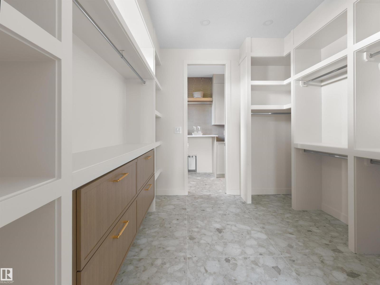 8318 120 ST NW - 21